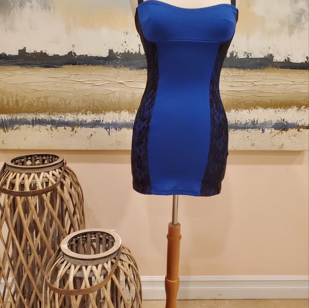 BLUE AND BLACK SHORT LACE FRONT DRESS